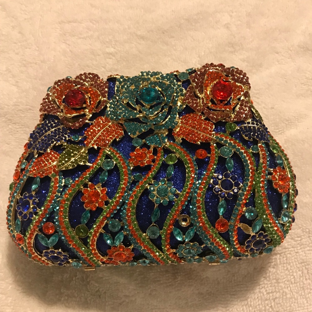 Crystal Encrusted clutch w/ Chain